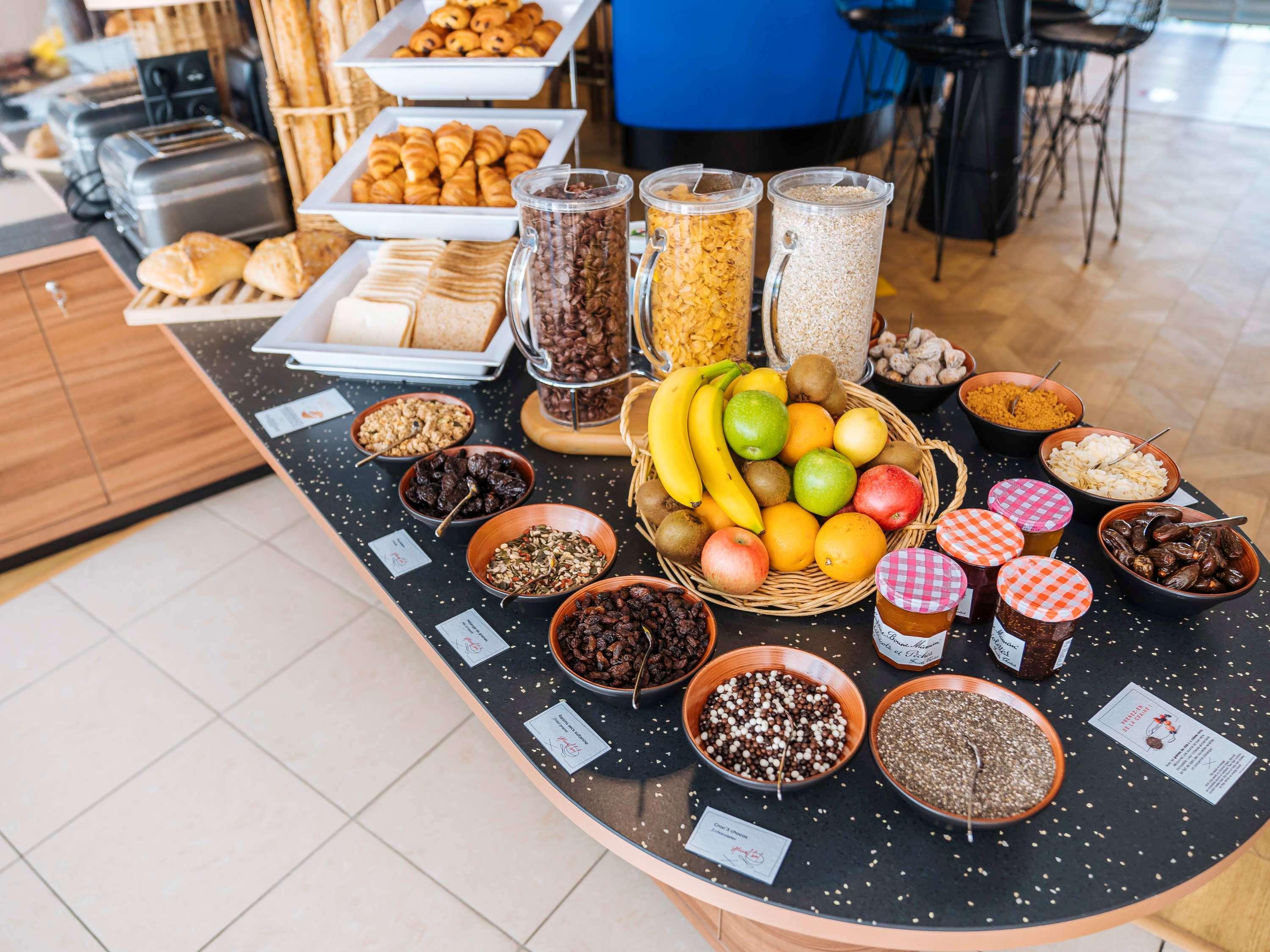 Ibis Styles Nice Aeroport Arenas Экстерьер фото