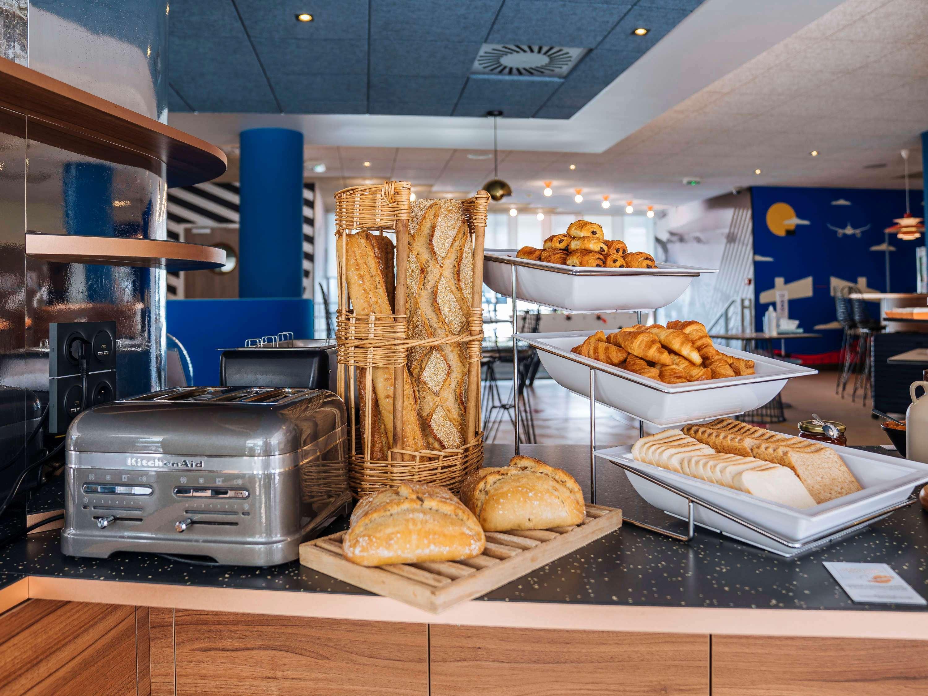 Ibis Styles Nice Aeroport Arenas Экстерьер фото